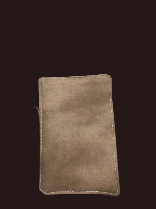 Brown mug rugs