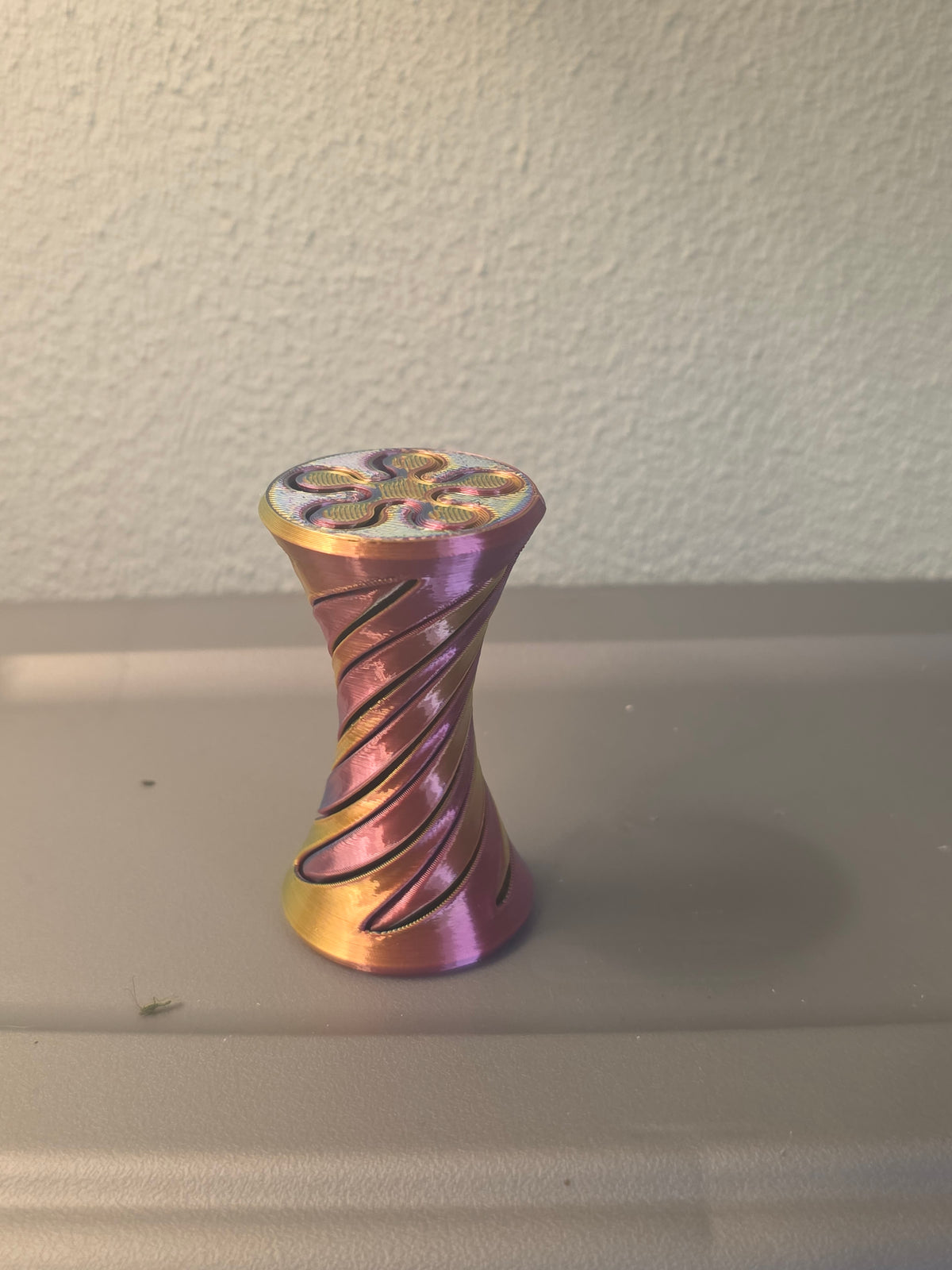 Hour glass fidgit spinner